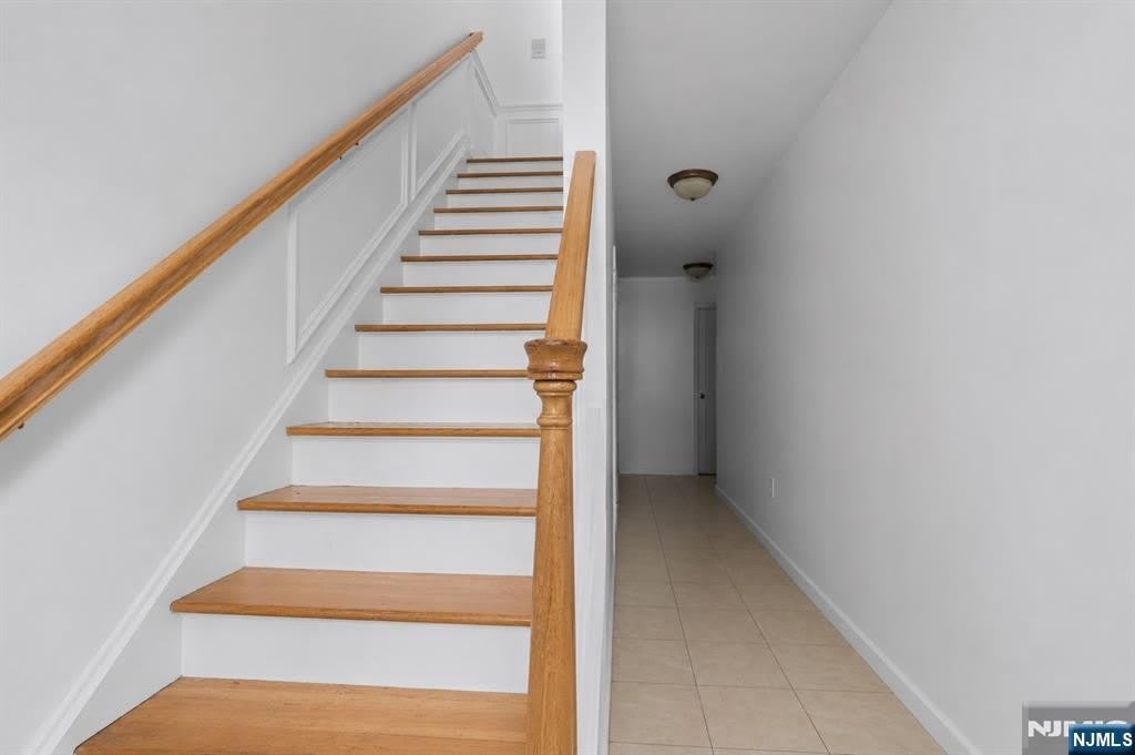 9 Hackensack Avenue – photo 2