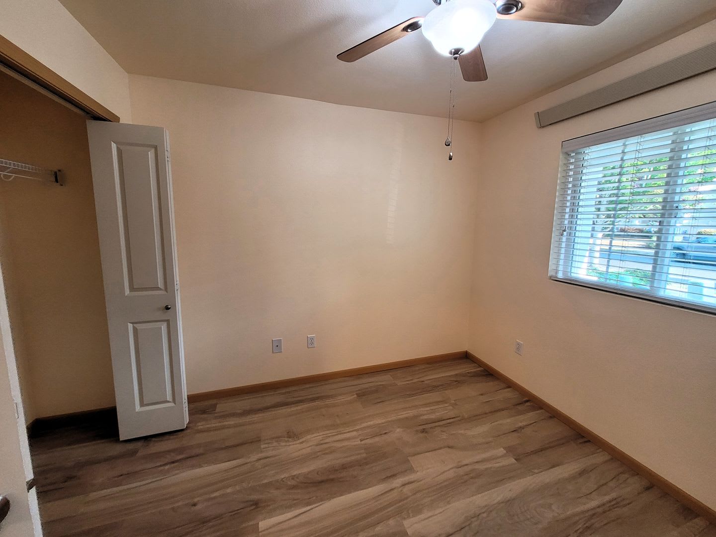 Beautifully Updated 2 Bed 2 Bath In Great Neighborhood Holland Ave – photo 5