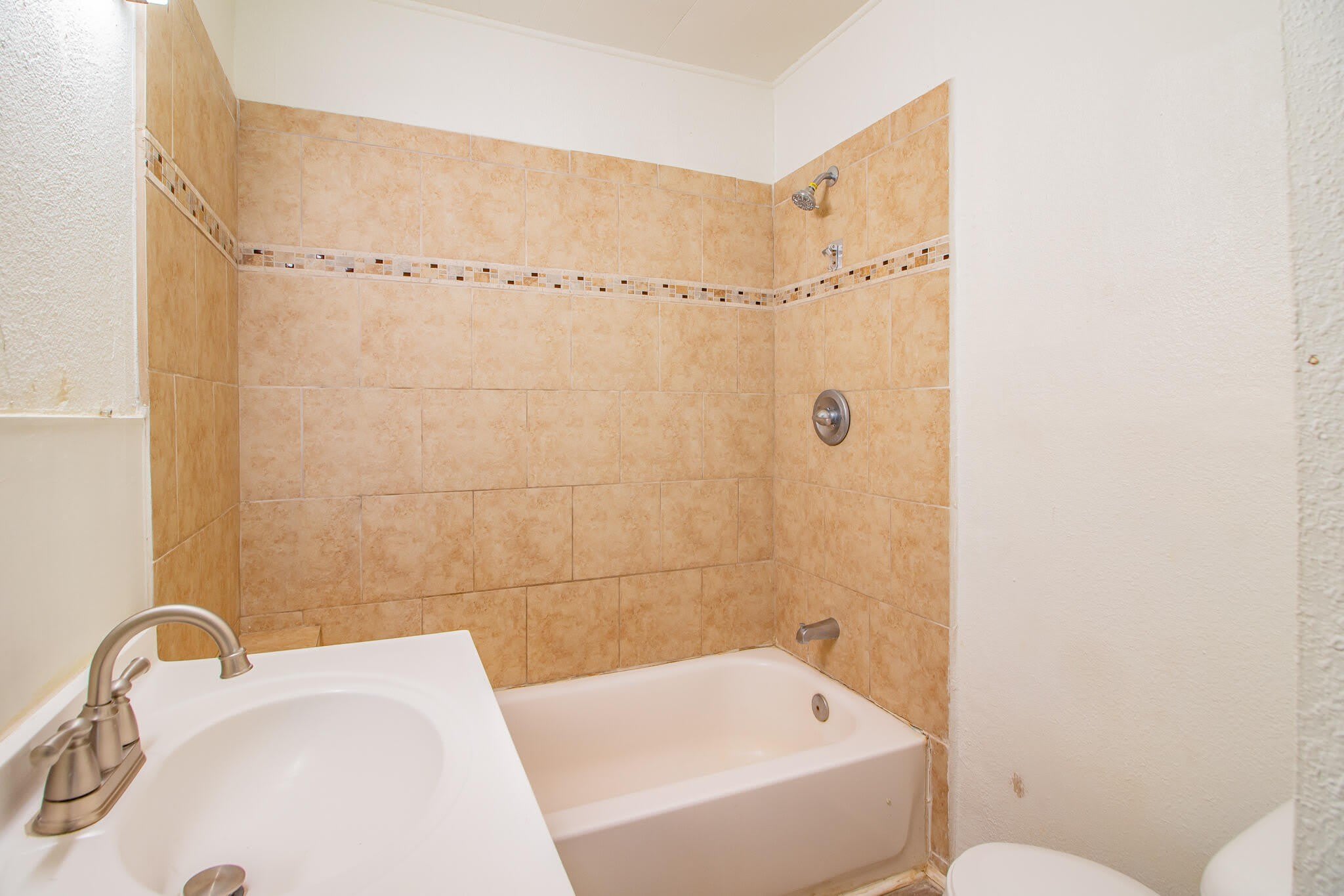 305 E Lubbock Street – photo 5