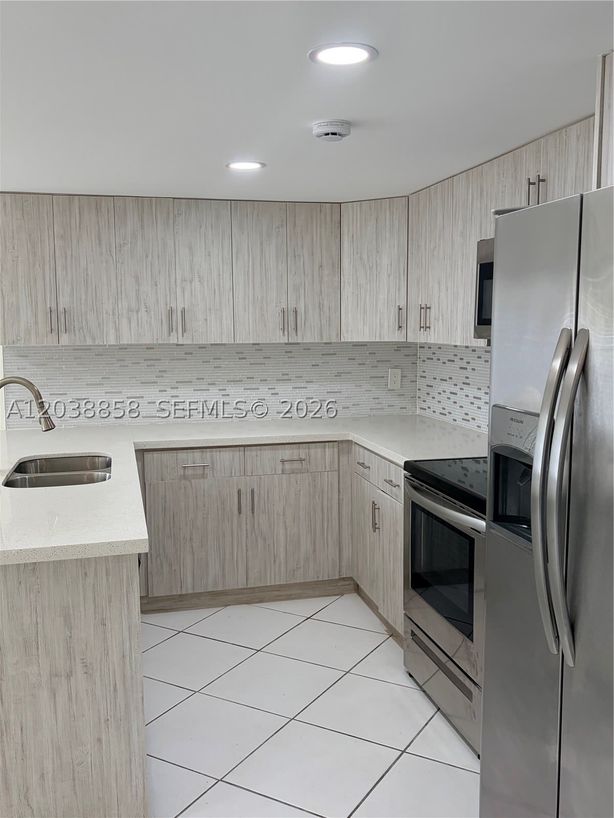 4705 SW 62nd Ave – photo 3