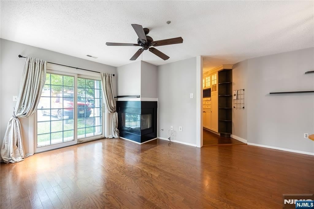 1123 Hyde Park Court – photo 4