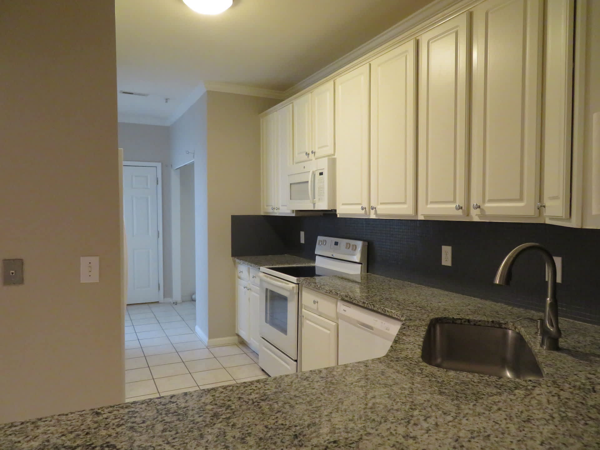 8806 Fairview Bluff – photo 5