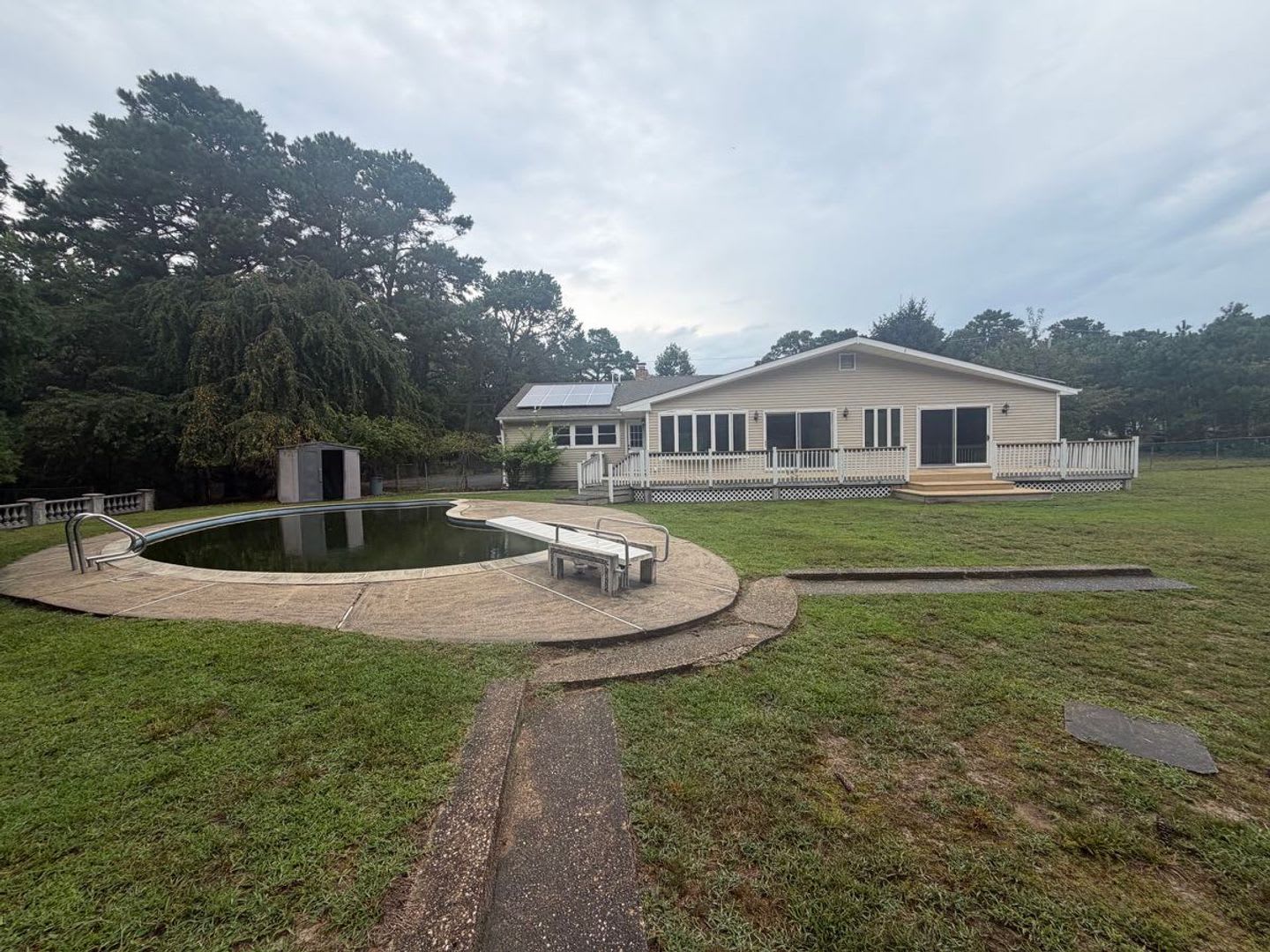 Spacious 3 Bedroom Ranch Home With In Ground Pool – photo 4