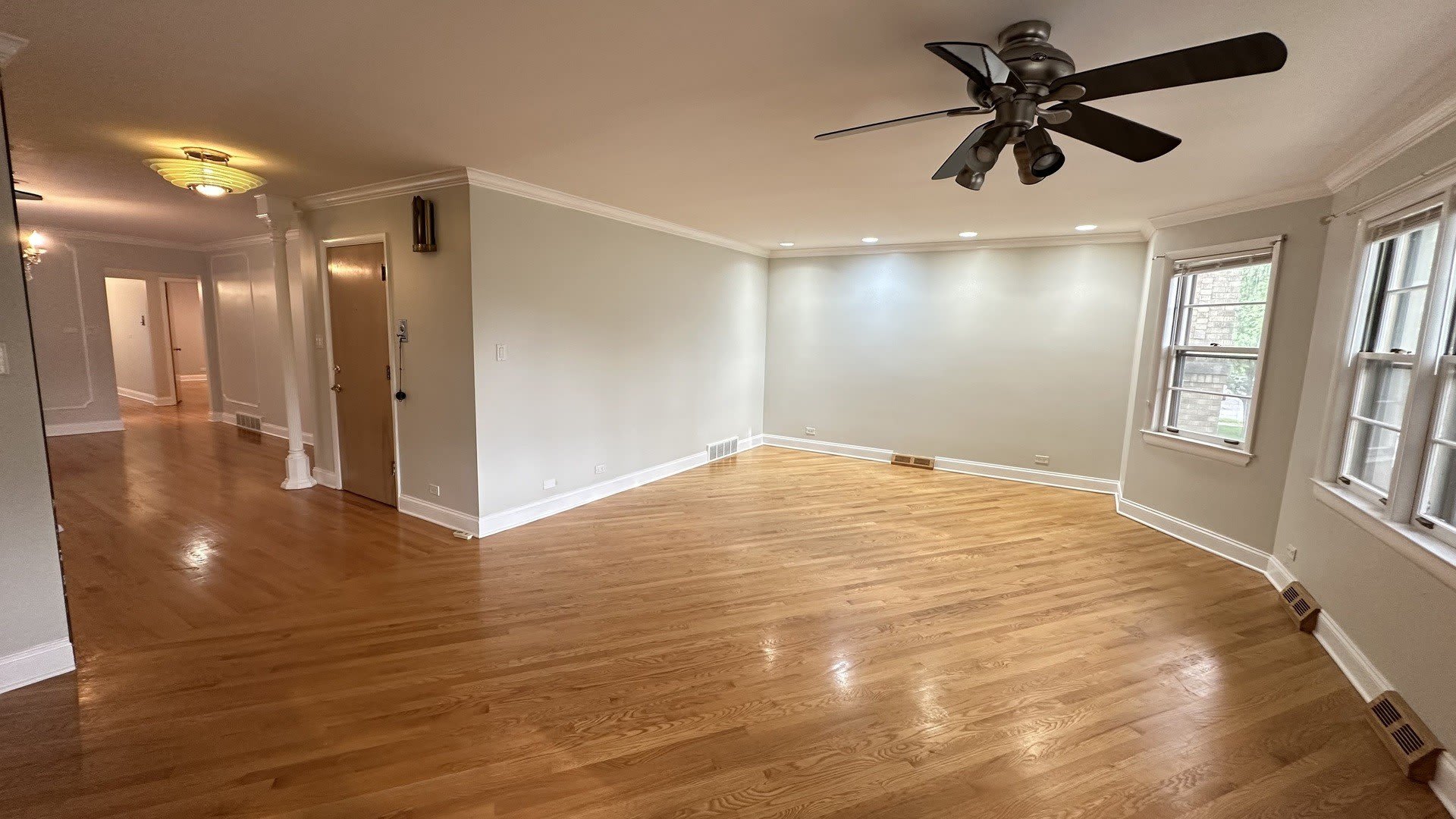 5717 N Saint Louis Avenue – photo 3