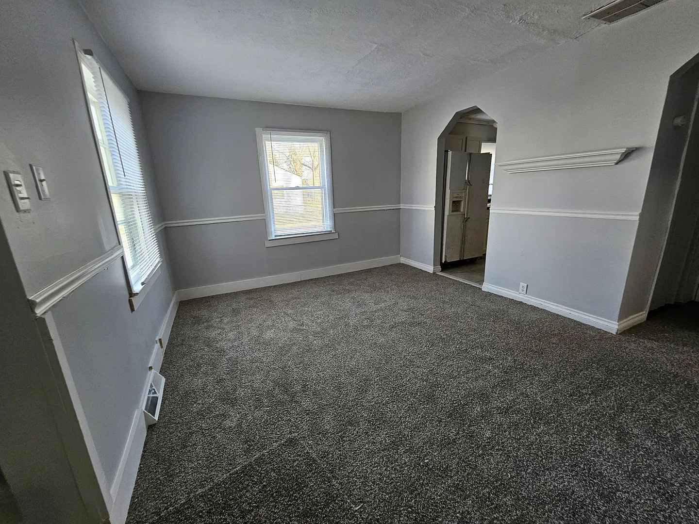 Charming 3-bedroom, 1-bath bungalow in Warren – photo 3