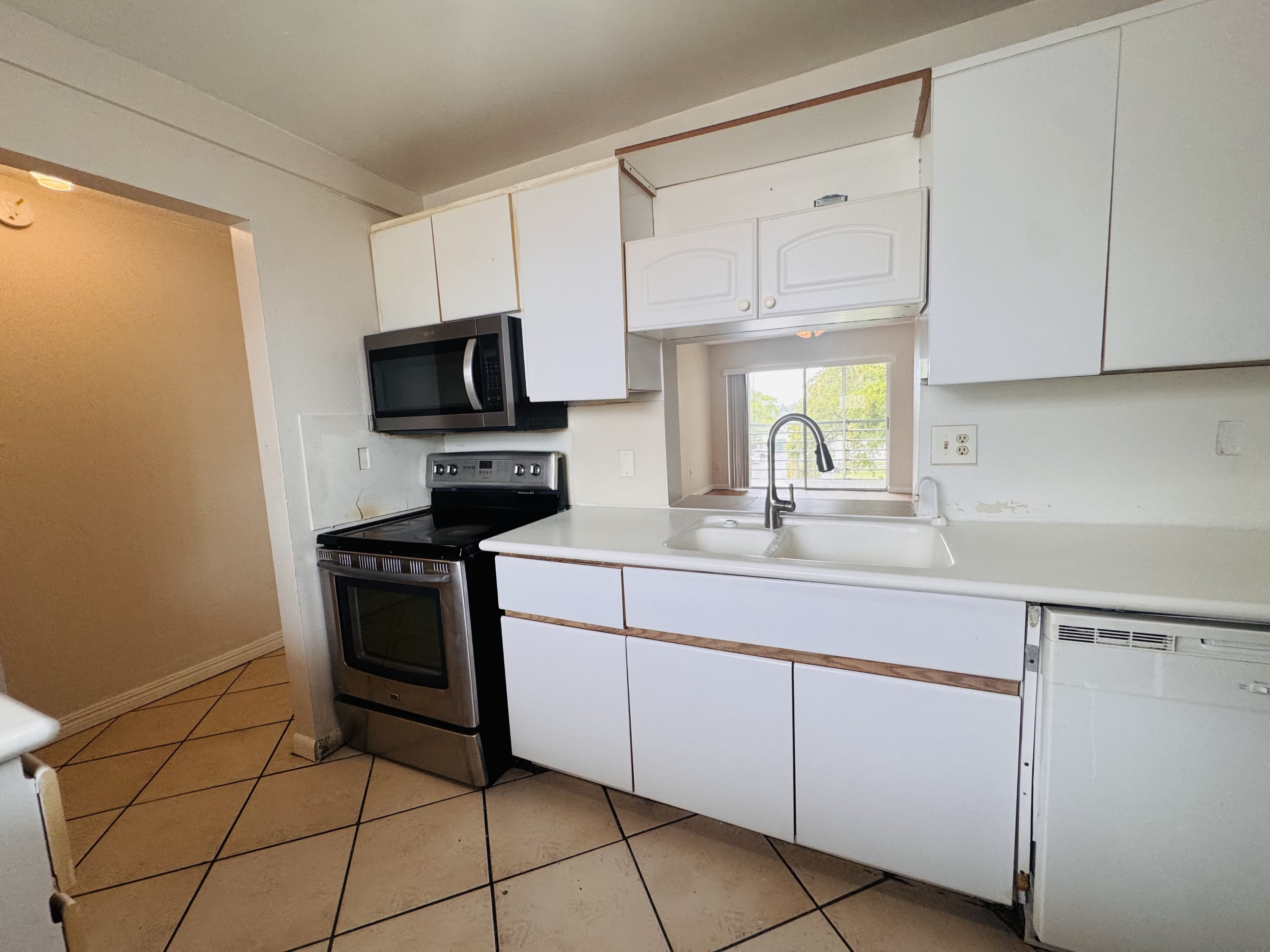 2800 Northwest 56th Avenue – photo 4