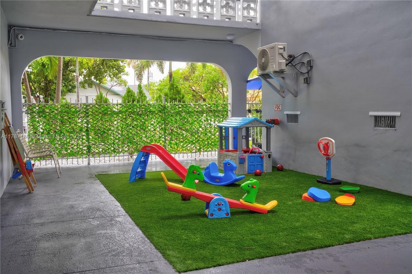 1818 Rodman Street – photo 4