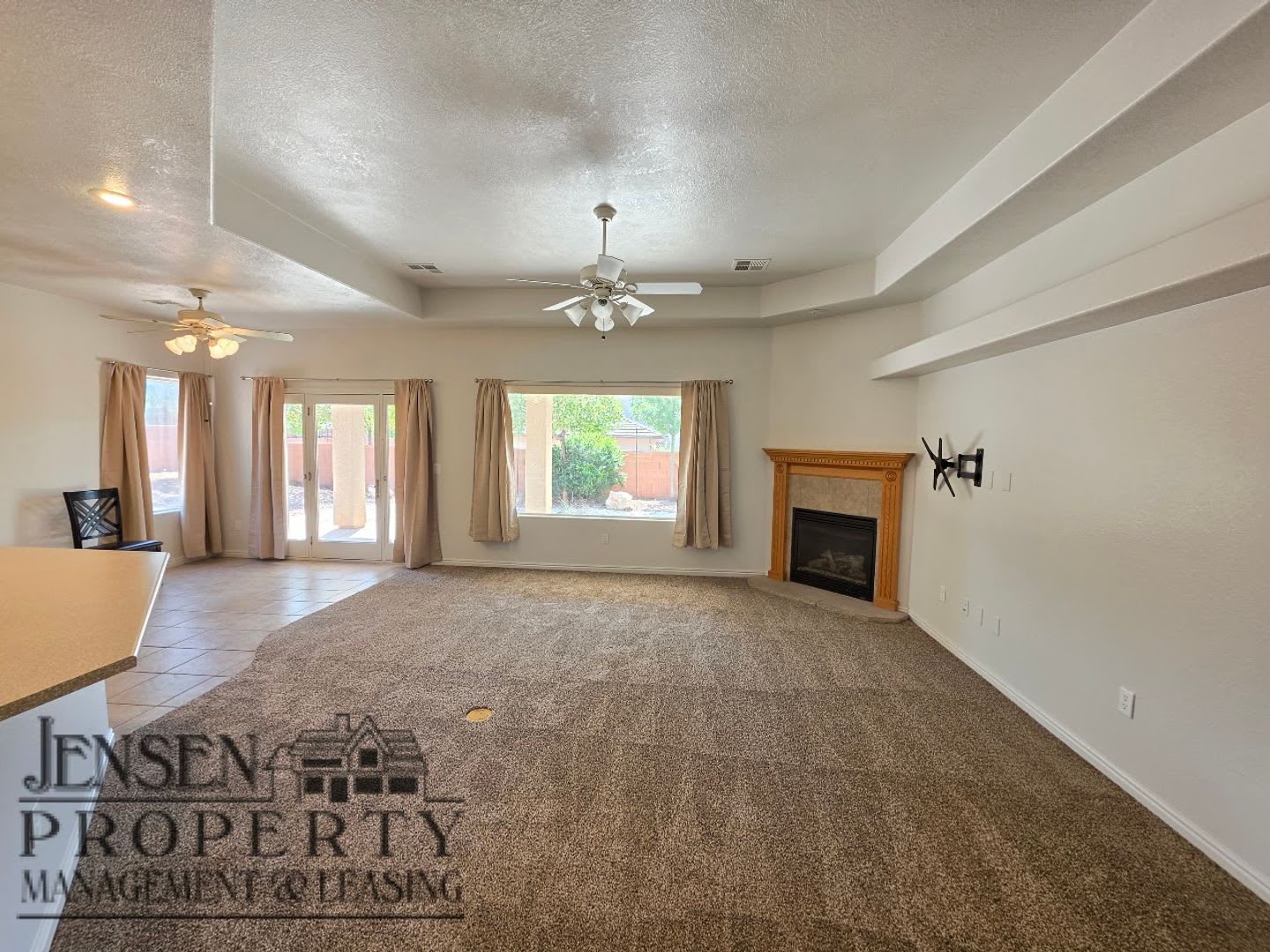 3 Bedroom Home New Carpet – photo 4