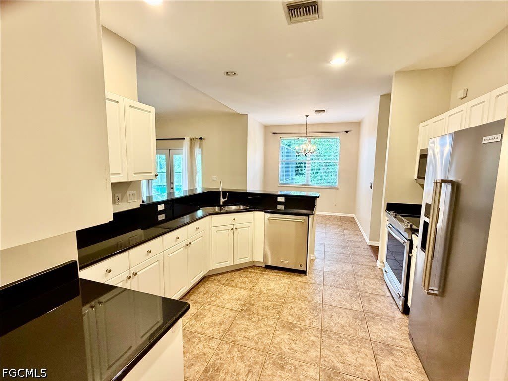 1466 Argyle Drive – photo 3