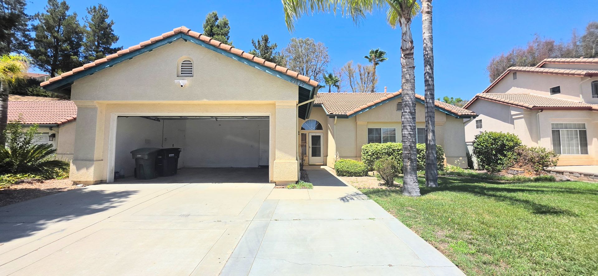 Gorgeous Single Story Home In The Heart Of Temecula – photo 2