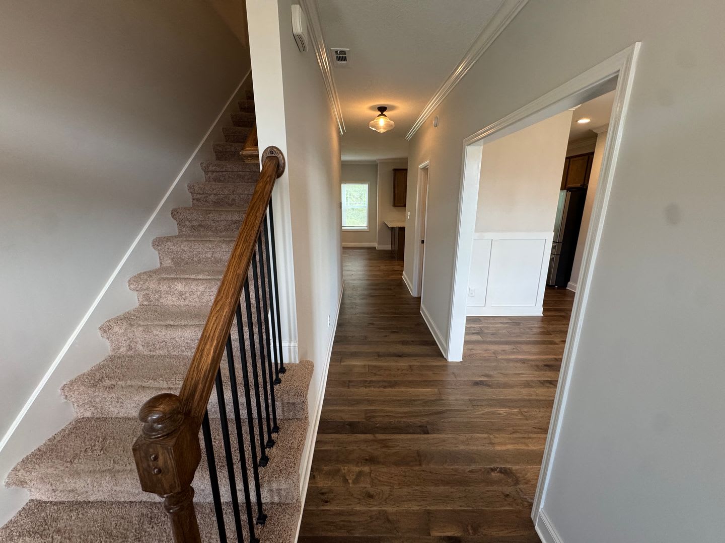 Modern Living on Myrtle Ridge Lane! – photo 4