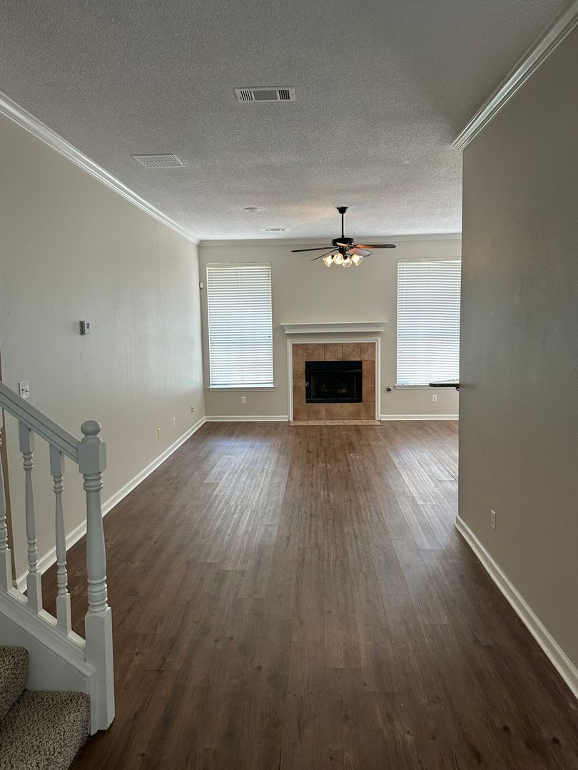 Spacious 5Br 3Ba Arlington Home With Flexible Living Space Fenced Yard Carpet Only In Bedrooms Newly Painted – photo 2