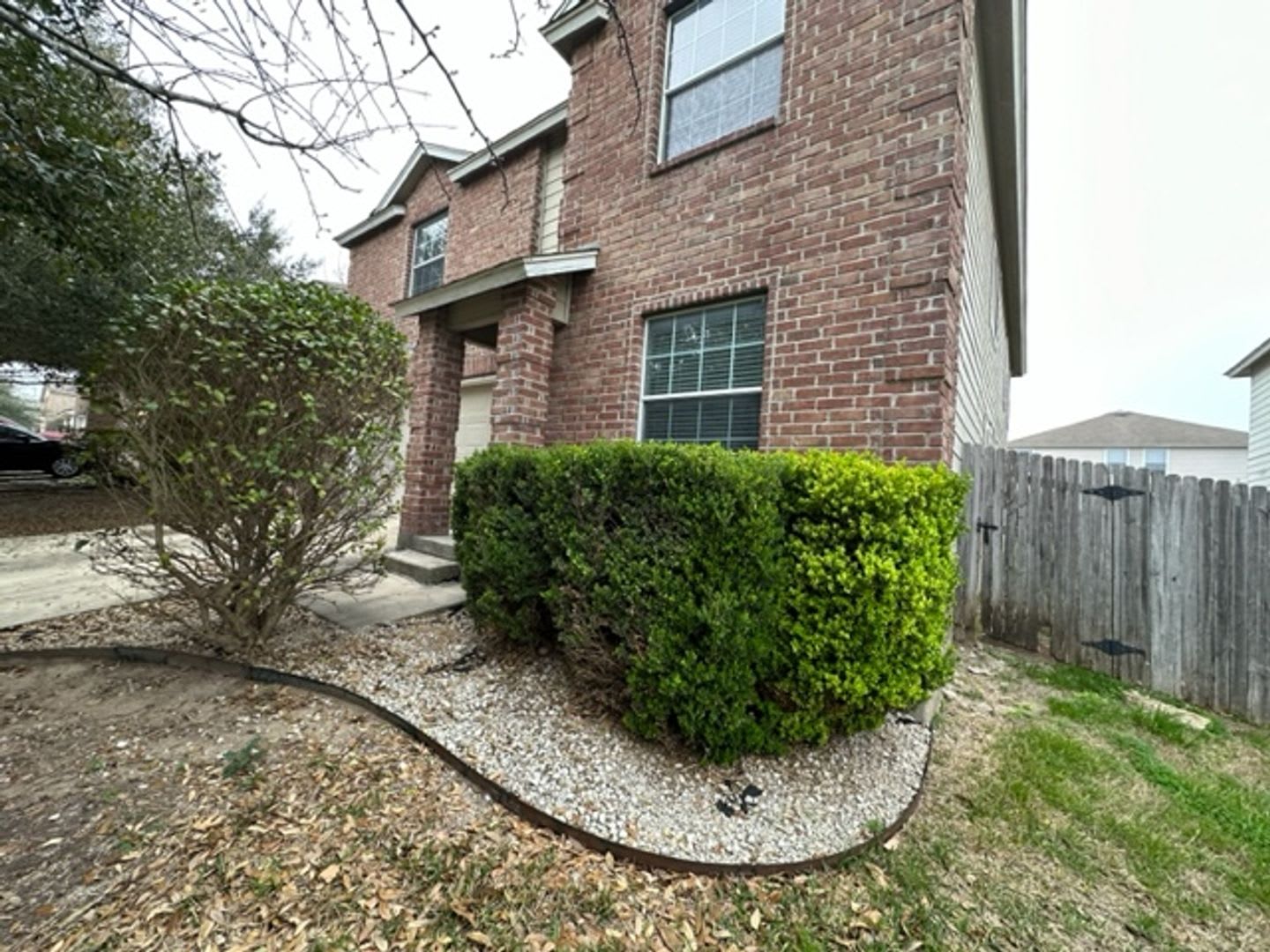 READY FOR MOVE IN- HUGE OVER 3000 SQ FT – photo 1