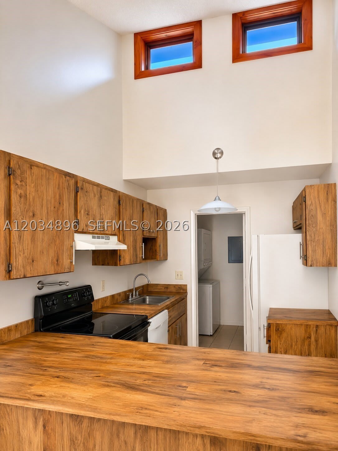 3819 SW 69th Ave – photo 2