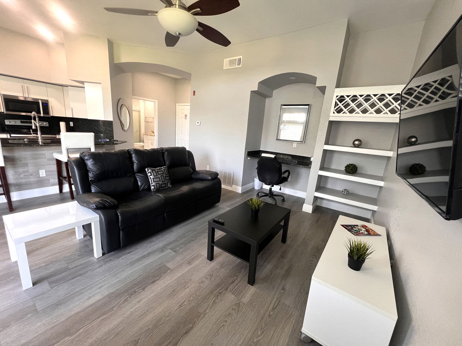 7340 Westpointe Boulevard – photo 2