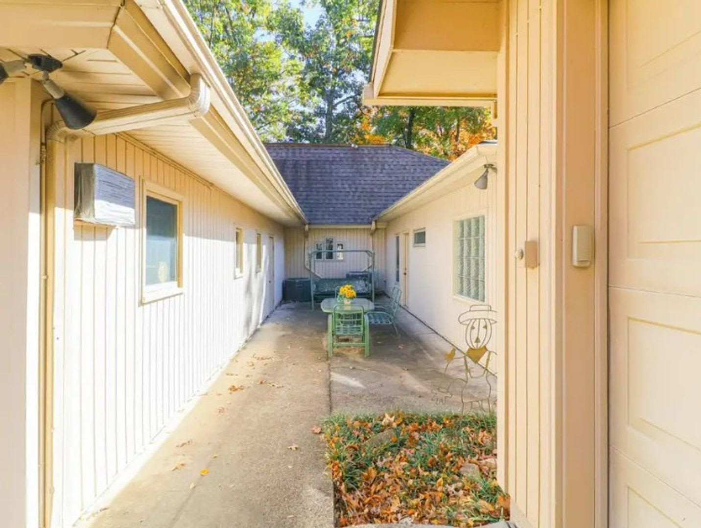 3 Bed 4 5 Bath 3902 Sq Feet – photo 4