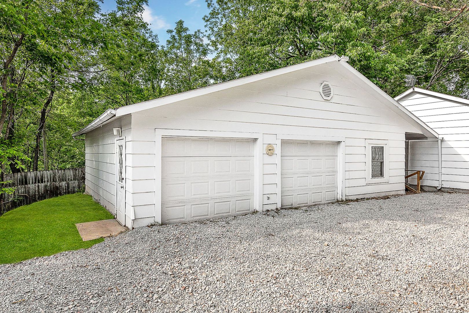 Rental Home in Hollister MO 3 bedroom 3 bath home with garage and fenced yard – photo 5