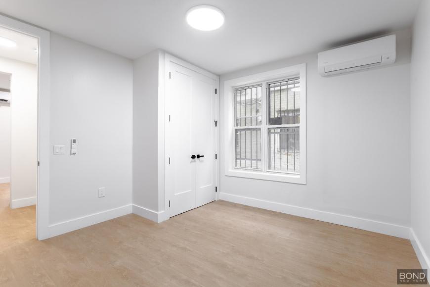 558 Empire Boulevard – photo 4