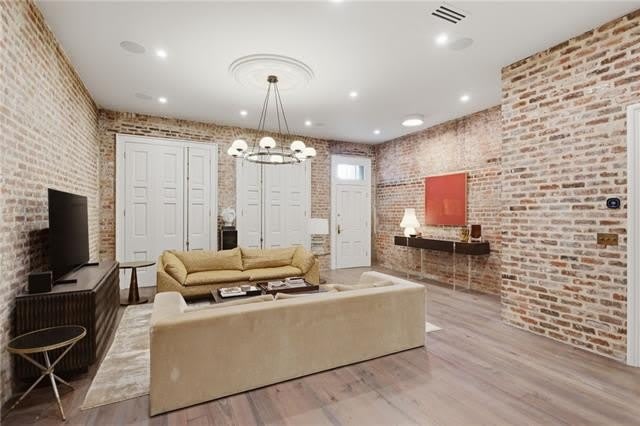 1132 TCHOUPITOULAS Street – photo 3