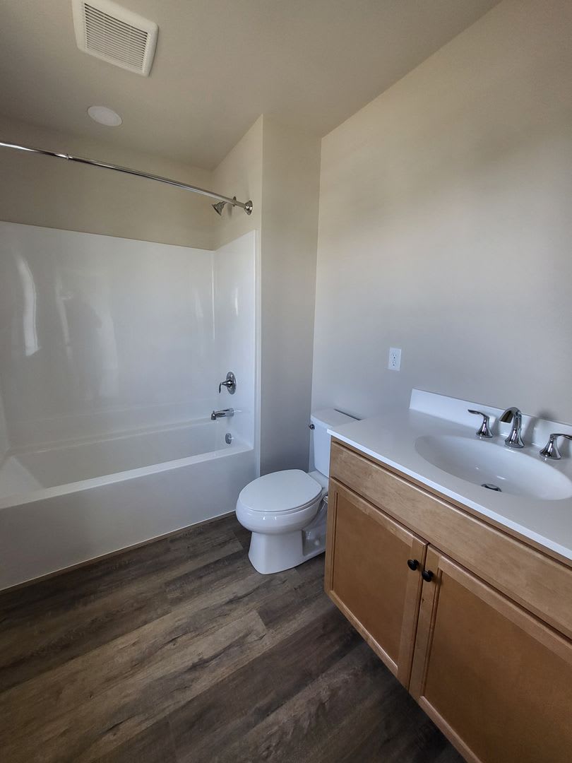 Luxury New Build Townhome in Mount Joy – photo 2