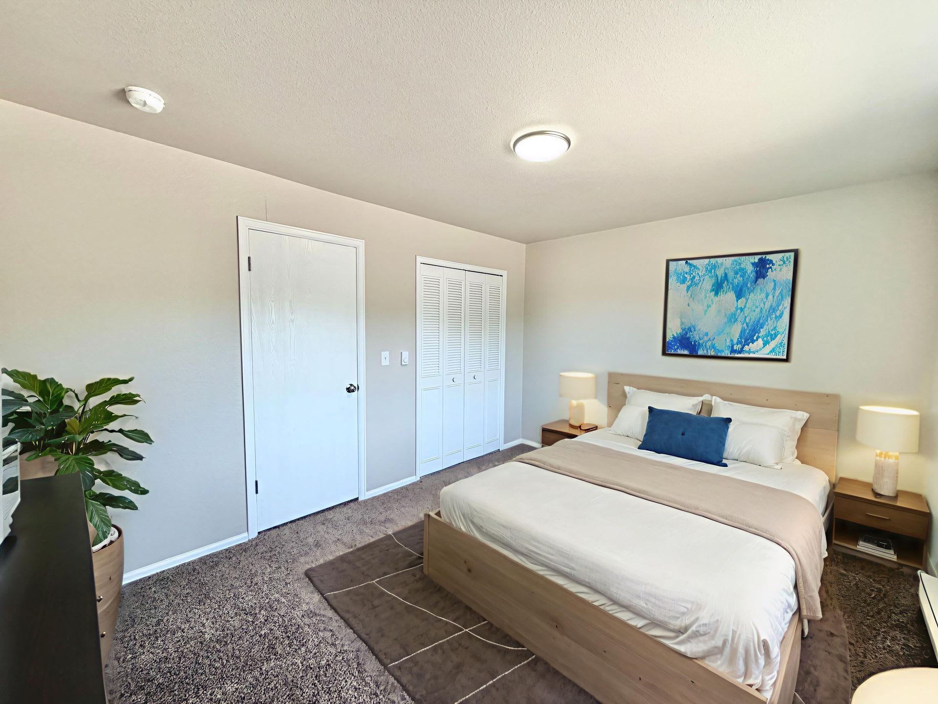 2 Bedroom/1.5 Bath in Great Location! – photo 3