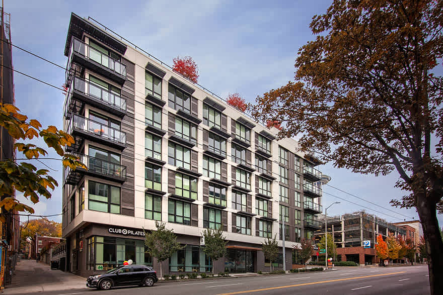 Clarendon – photo 2