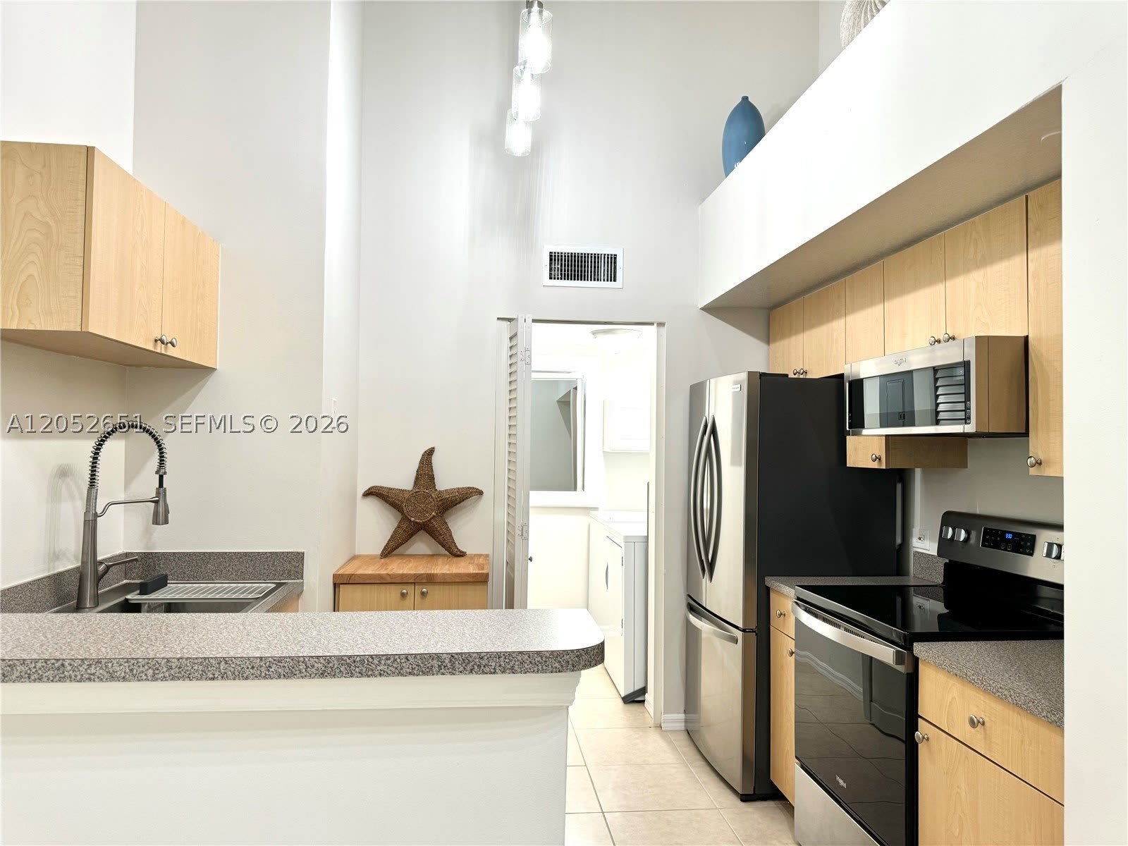 1020 Villa Ln – photo 5