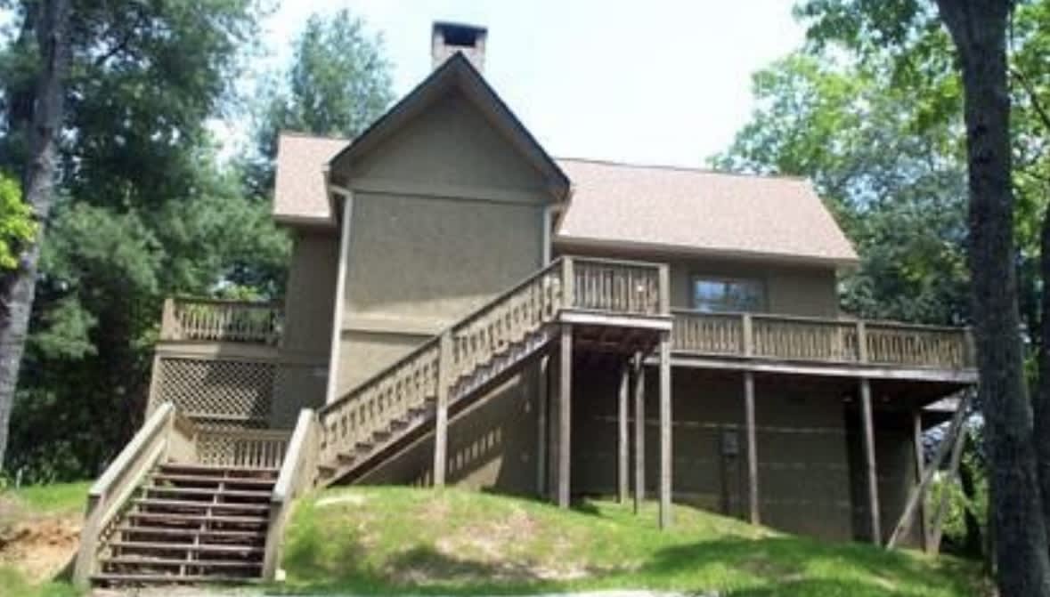 560 Chalet Village Dr – photo 1