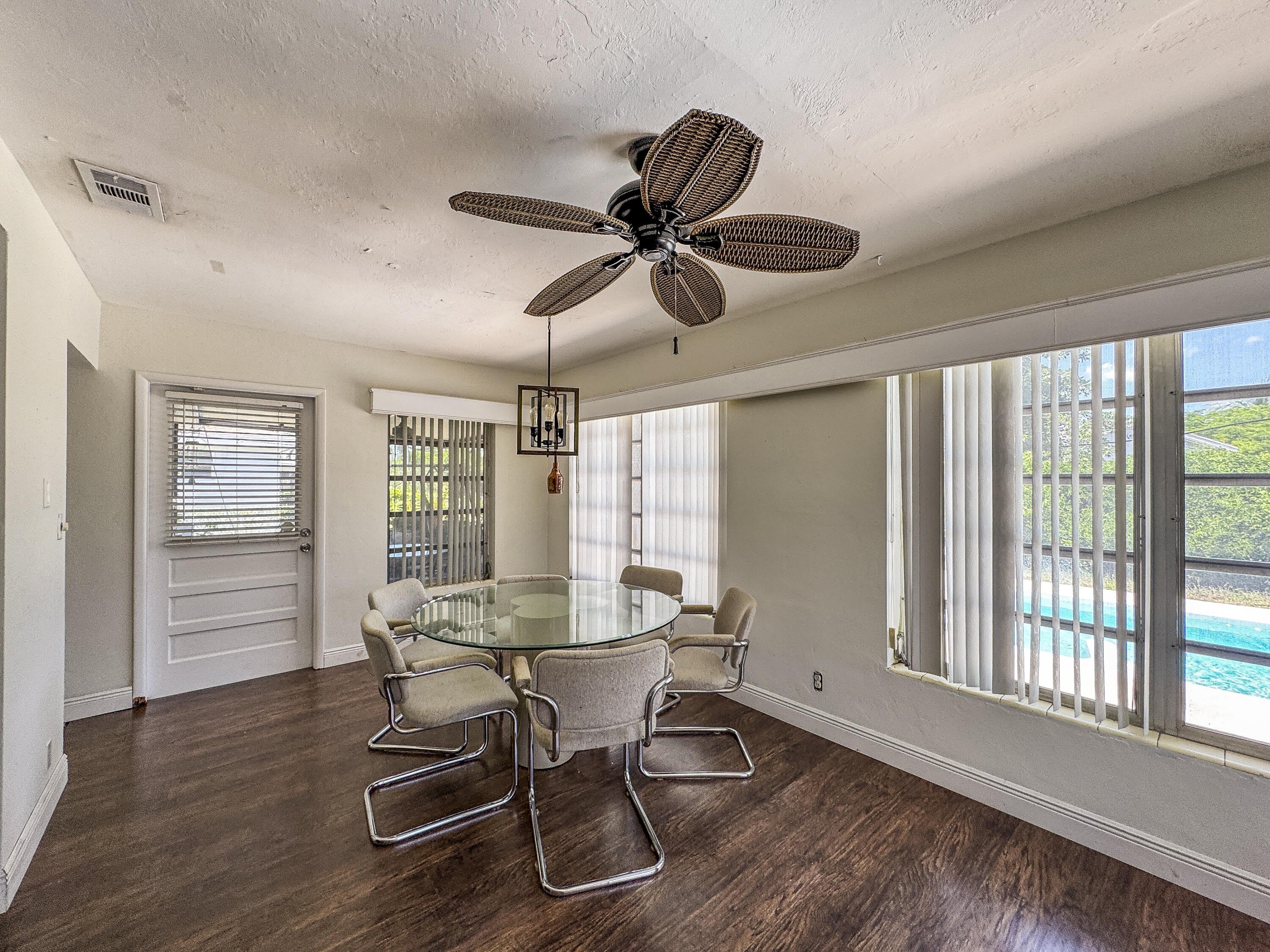 1326 Lake Erie Drive – photo 4