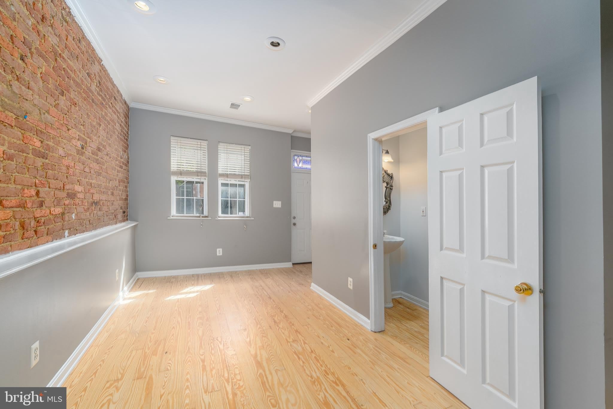 926 S HANOVER Street – photo 4