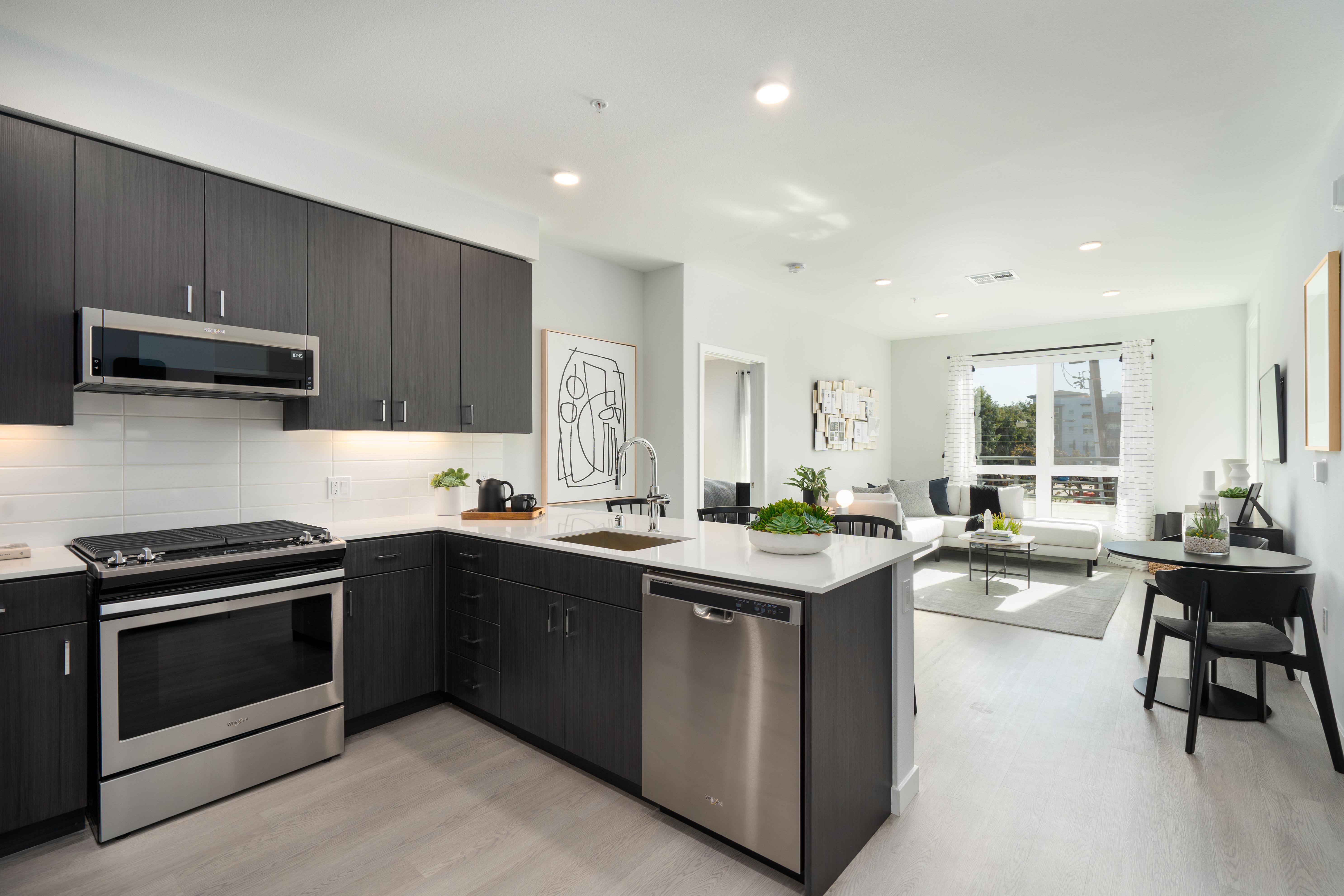 MV Apartments – photo 1