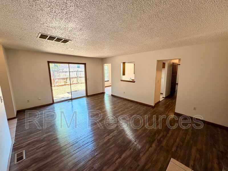 7000 Woodlake Dr – photo 5