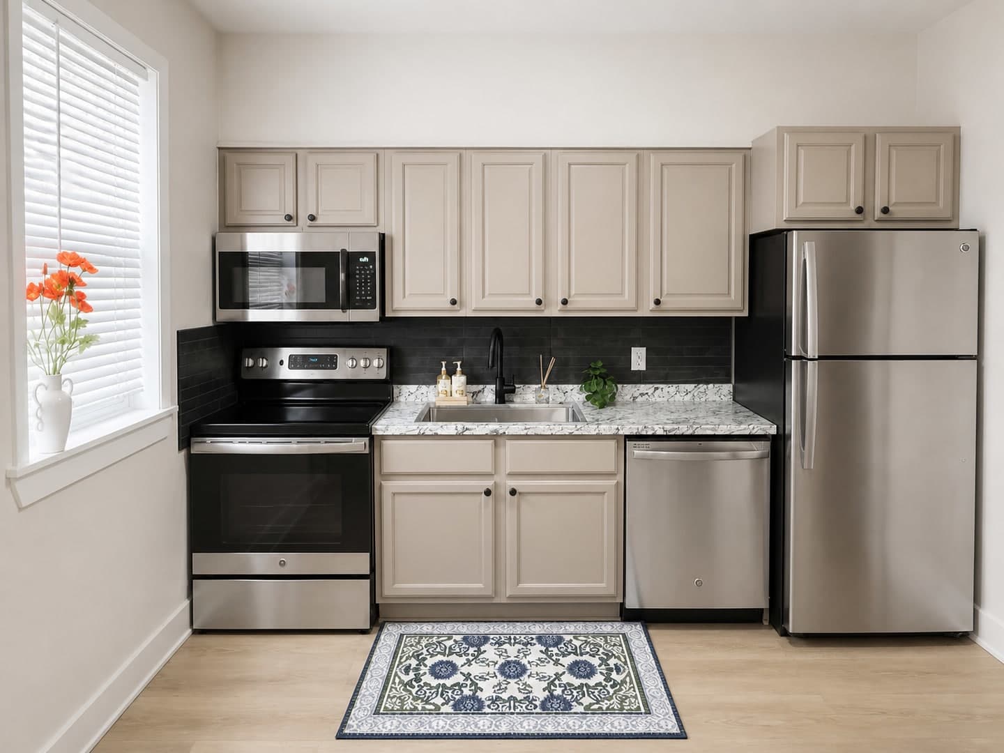 Newly Renovated 3 Bedroom – photo 3
