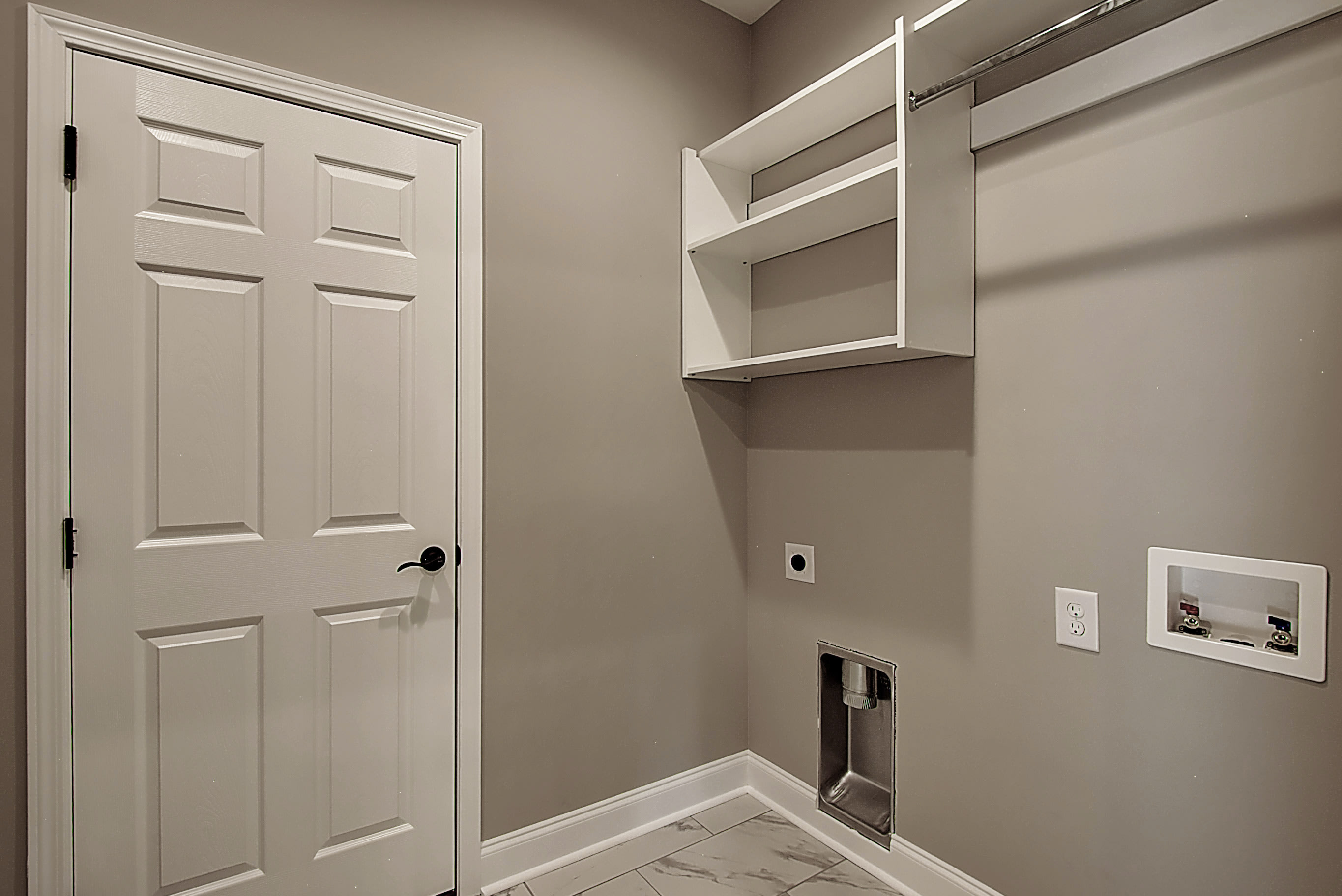 209 University Pkwy – photo 4