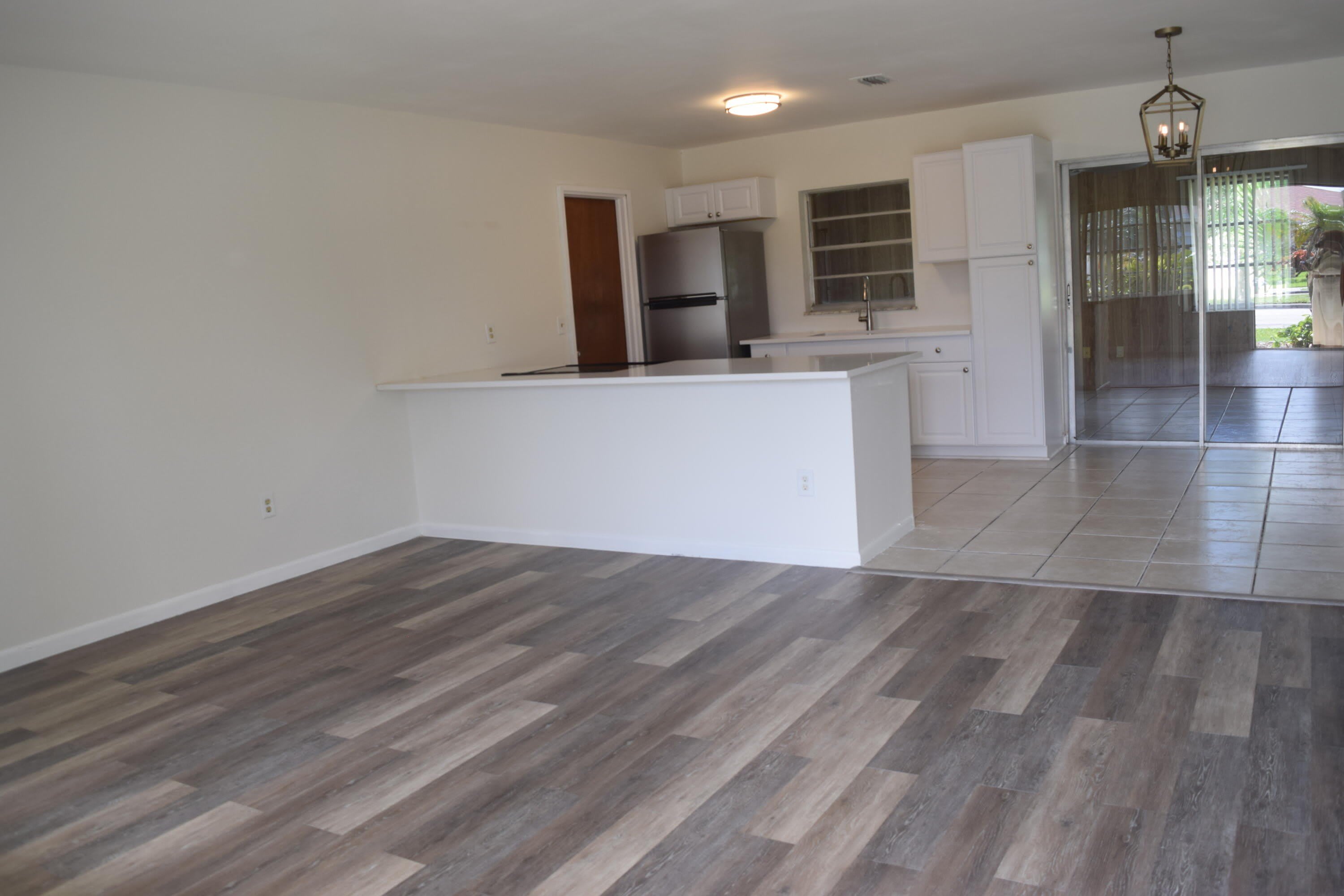 1881 SE Airoso Boulevard – photo 2