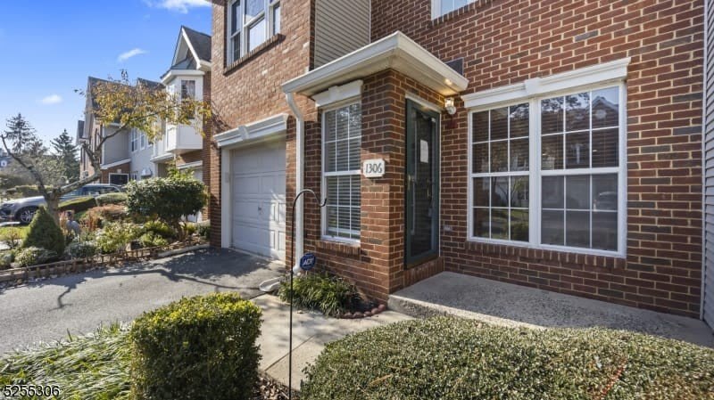 1306 Stech Dr – photo 4