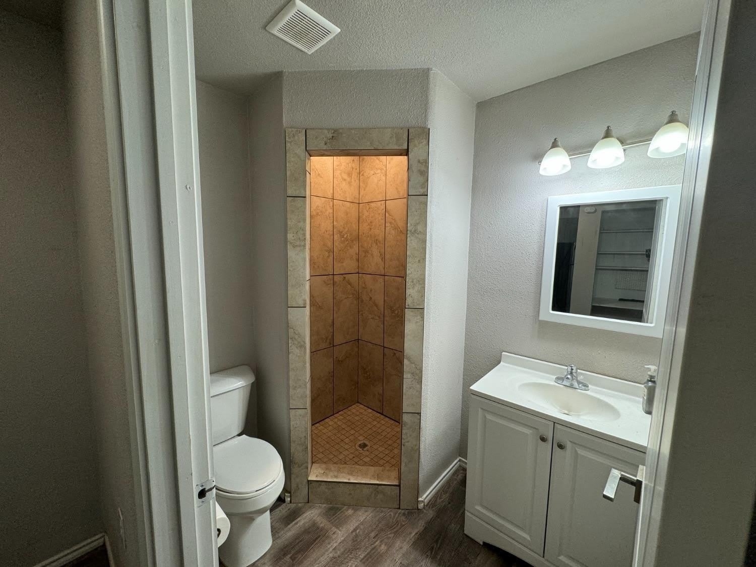 509 E Queens Street – photo 5