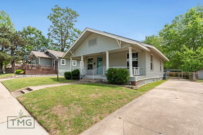 2620 East 7th Street – photo 4
