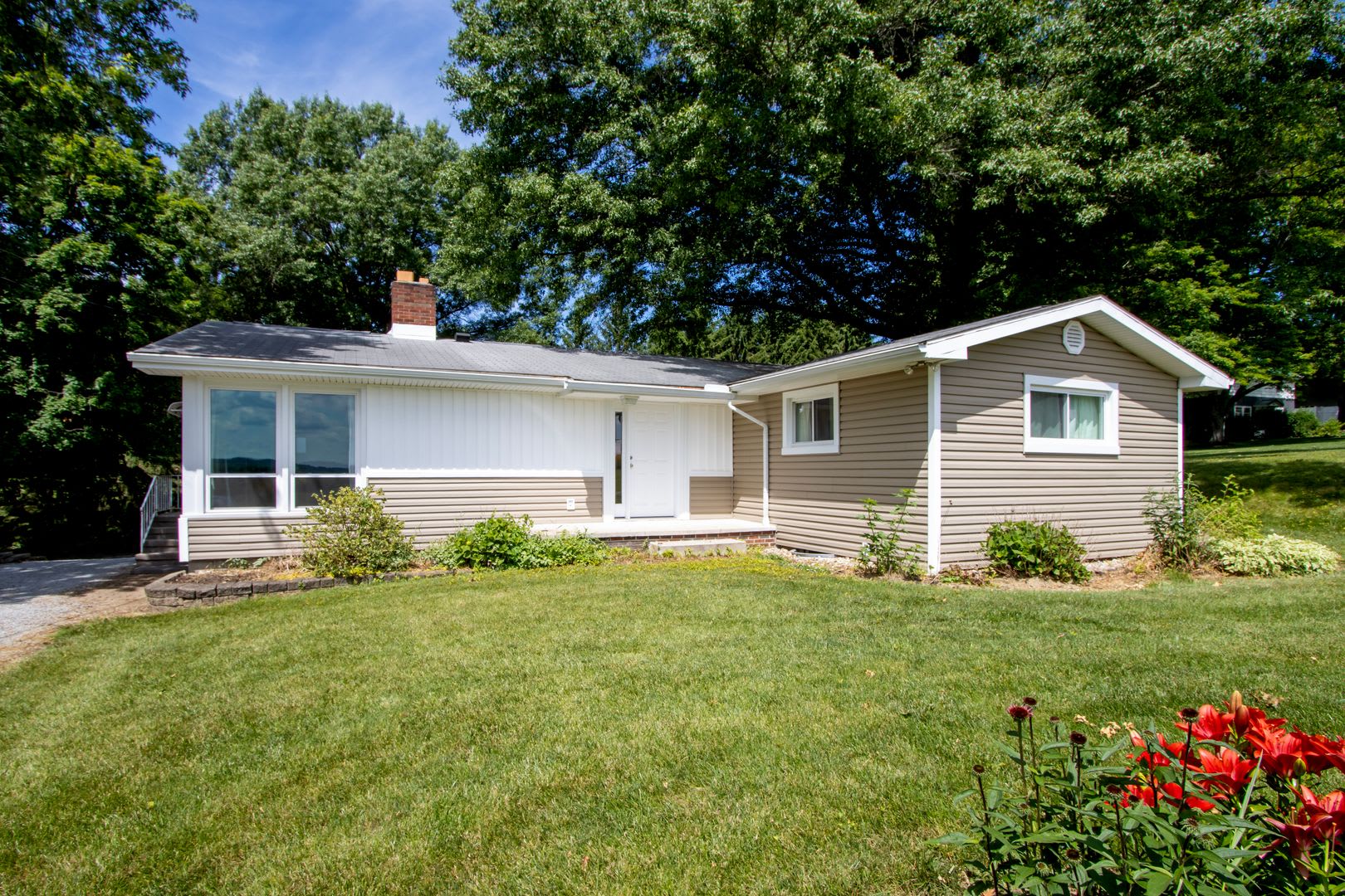 Four Bedroom Single Family Home – photo 1