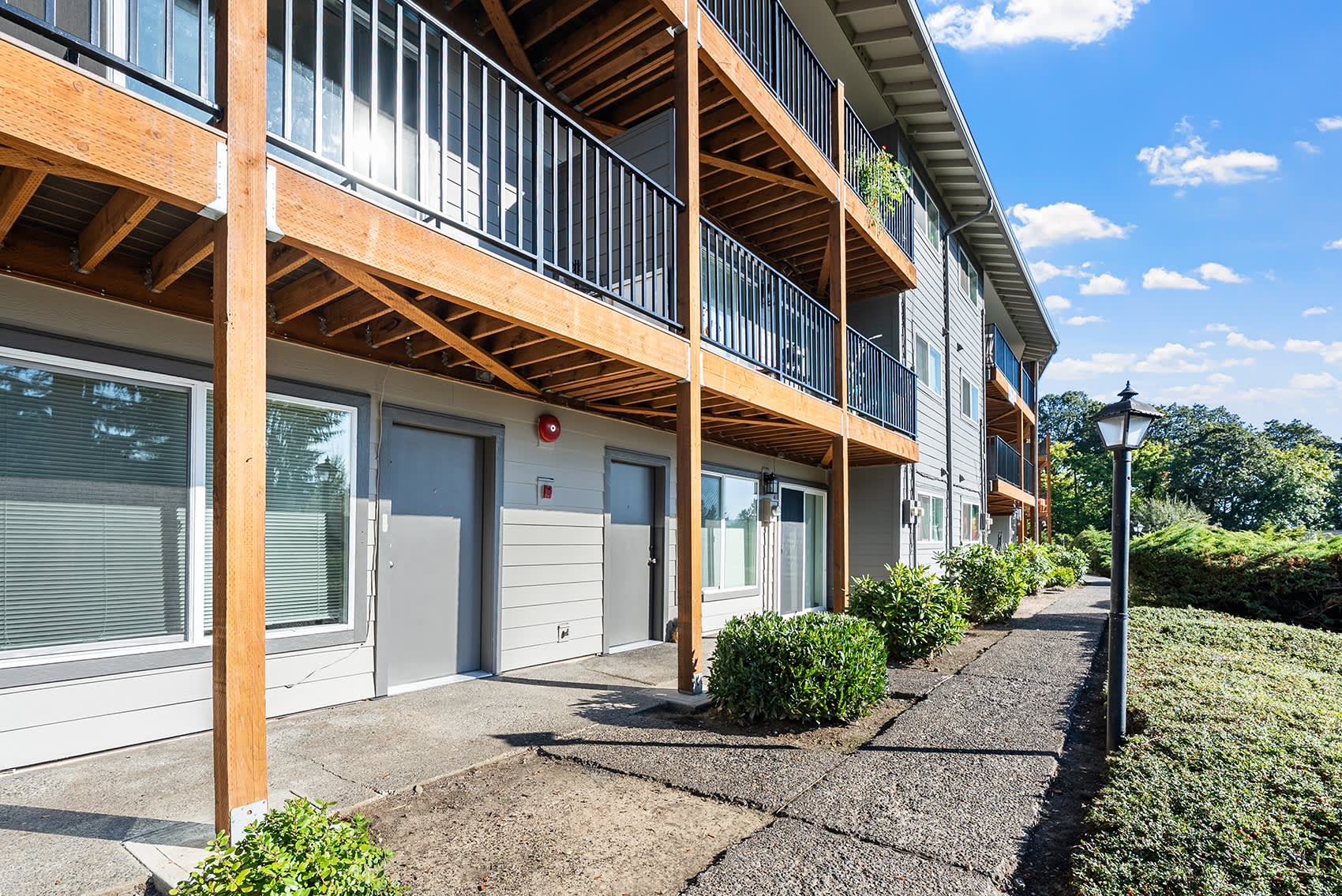 Cascade Vista Apartments – photo 2