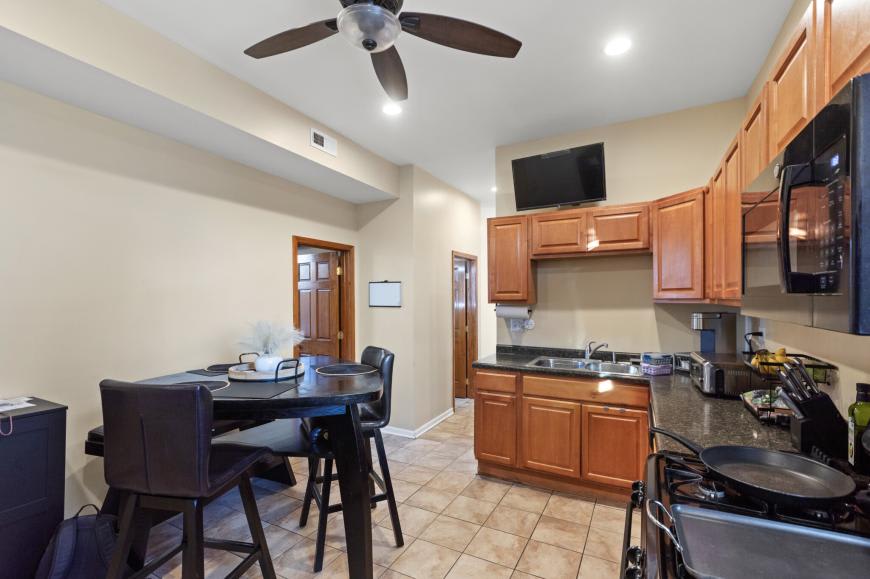 2028 Hamlin – photo 5