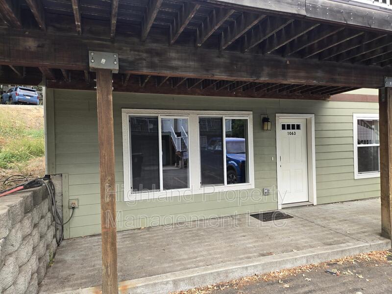 1063 NE B St – photo 2