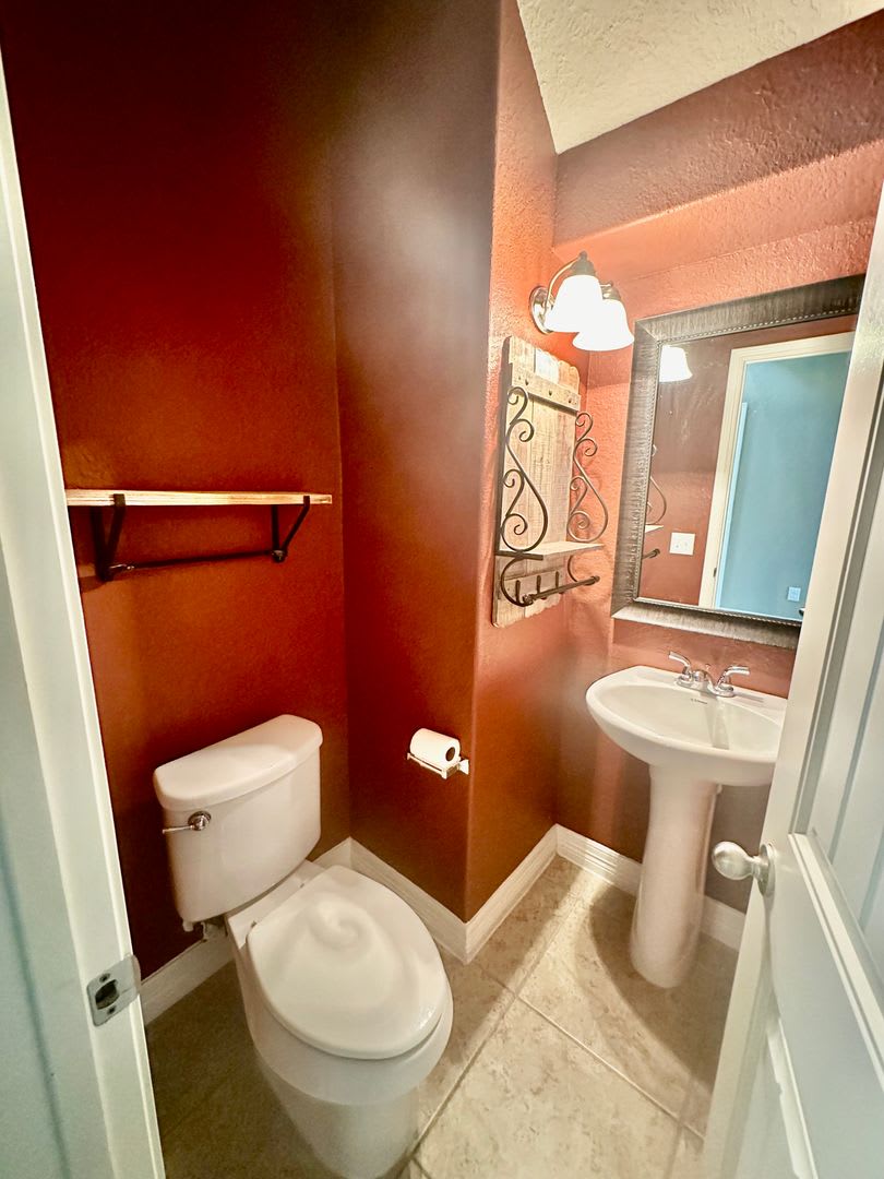 Fantastic Location ~ Convenient to Lackland, great restaurants ~ Room to Spread out! – photo 5