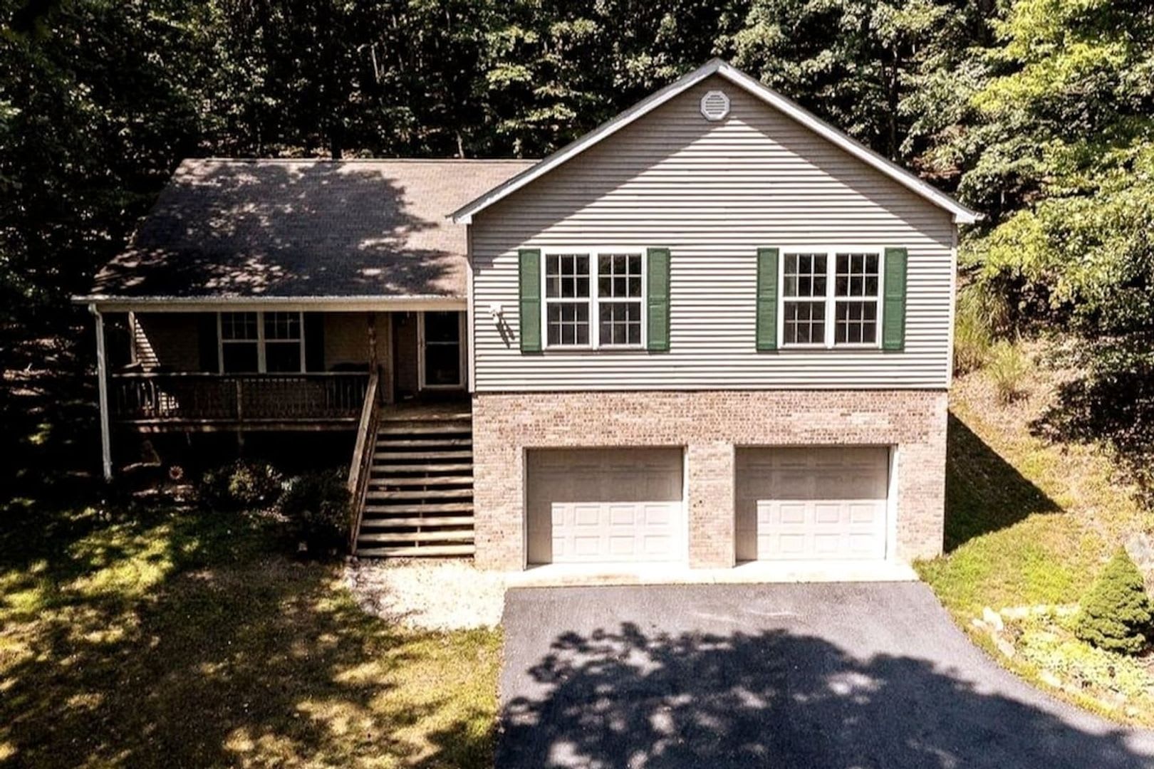 Spacious 4BR Mountain Home Near Massanutten Resort – photo 1