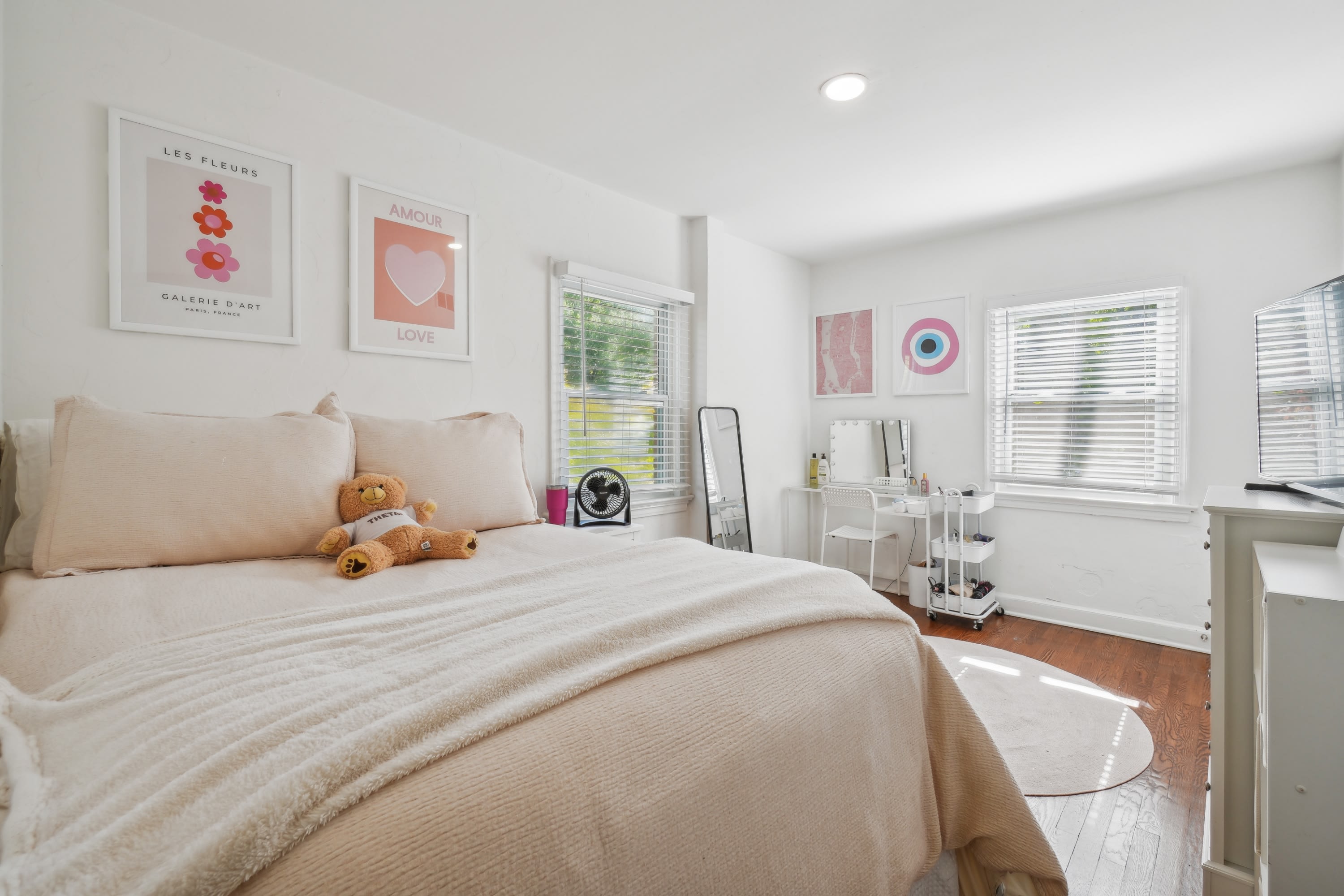 4604 Calvert Road – photo 4