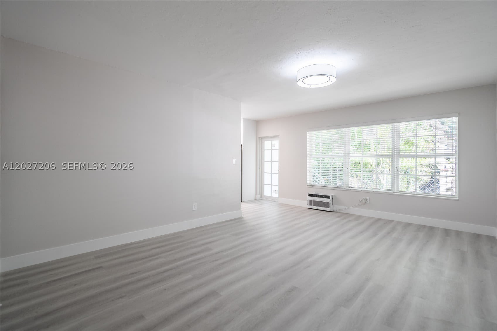 2418 Flamingo Dr – photo 3