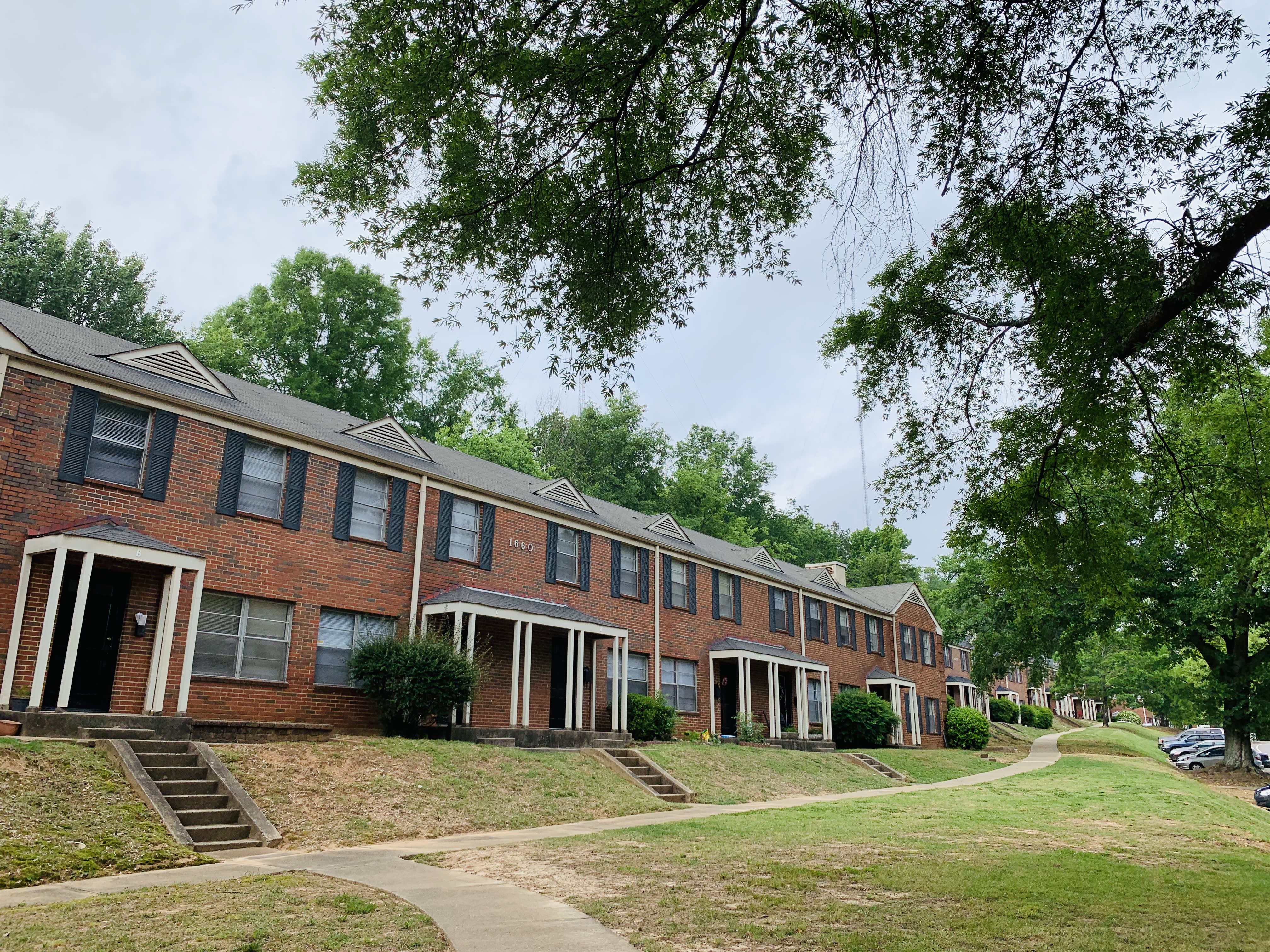 1660 Valley Ave – photo 1