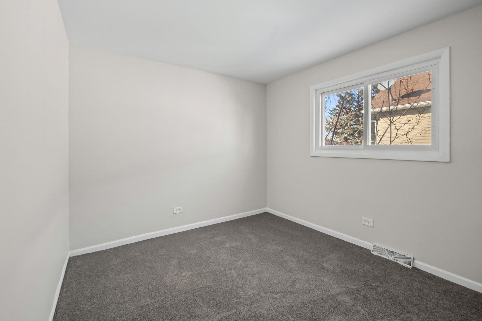 10214 S La Salle Street – photo 5