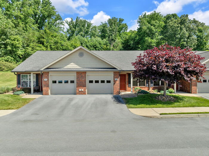 156 Yarnspinner Drive – photo 4