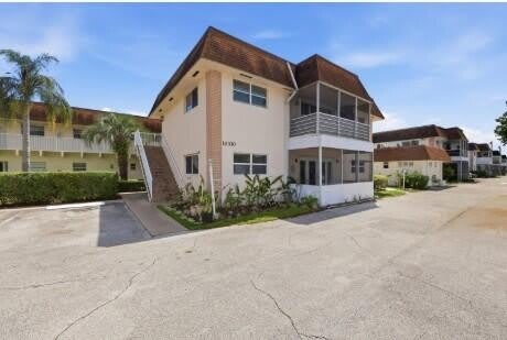 10330 N MILITARY Trail – photo 1